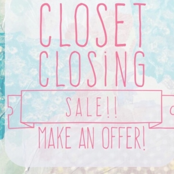 Closing my closet - Picture 1 of 1